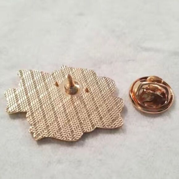 Wand Chooses the Wizard enamel pin - Picture 3 of 3